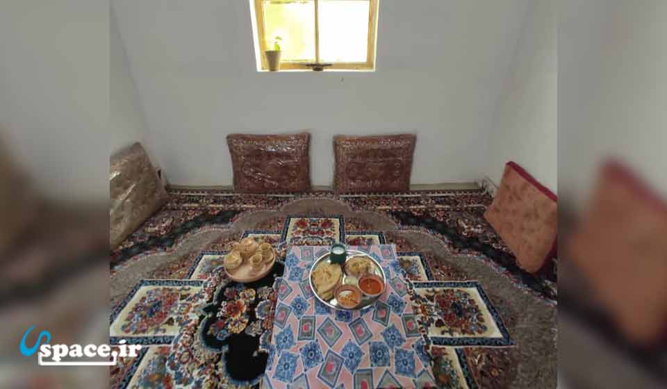 نمای داخلی اتاق های اقامتگاه حیات بانو - خضرآباد - روستای هامانه